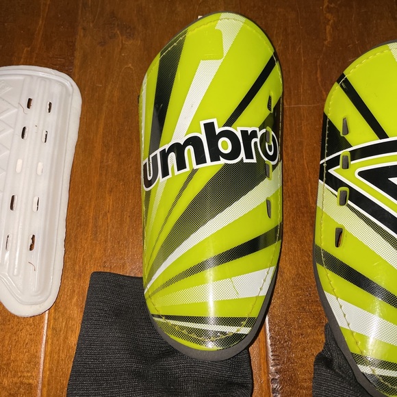 Umbro Boy’s XL Soccer Shin Guards - Picture 2 of 9